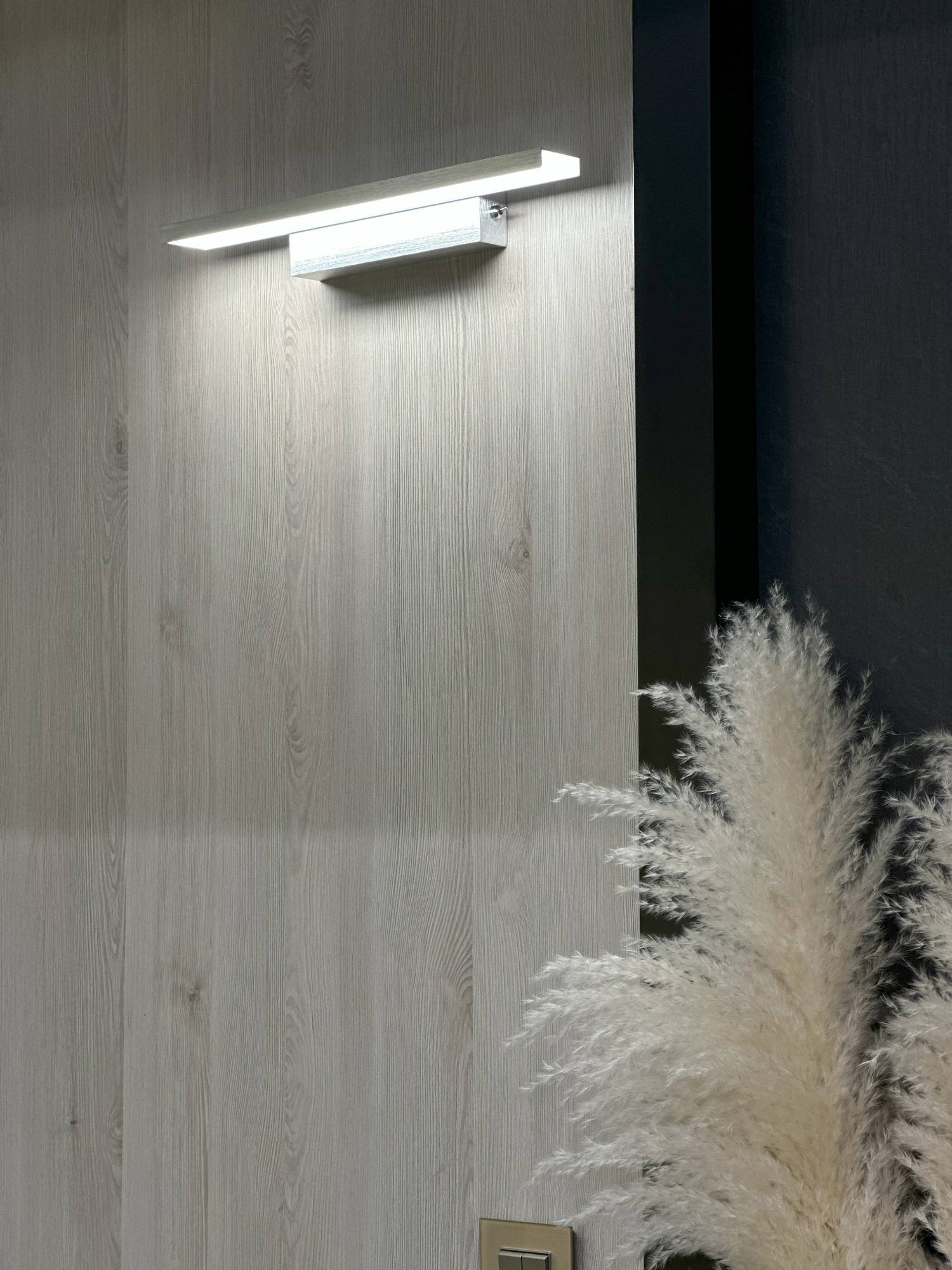 Настенный светодиодный светильник IEK 5116 LT-DBB0-5116-08-40-K27 фото 4