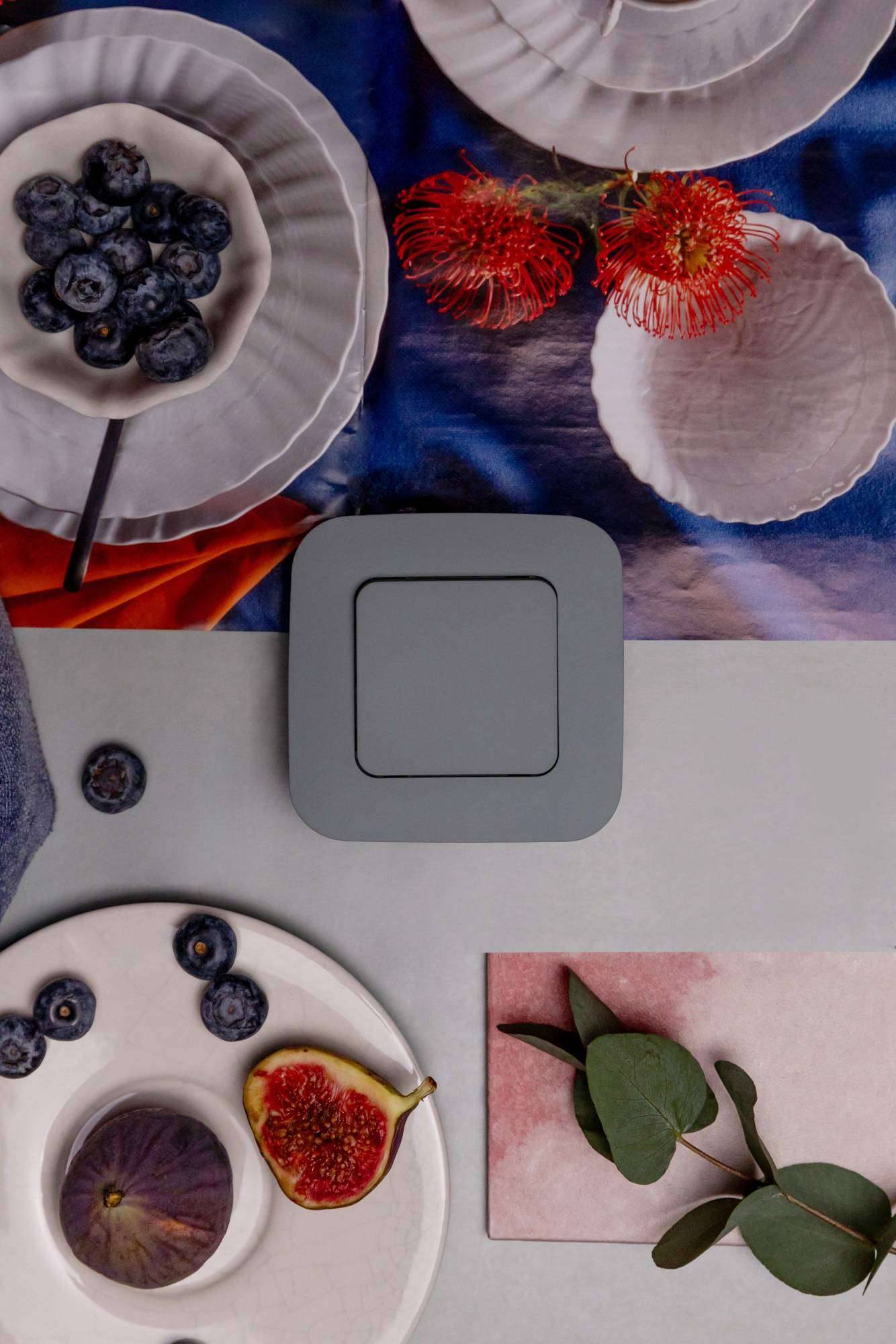 Рамка 1-постовая IEK Flite FI-M12-31-20-K03 серый фото 3