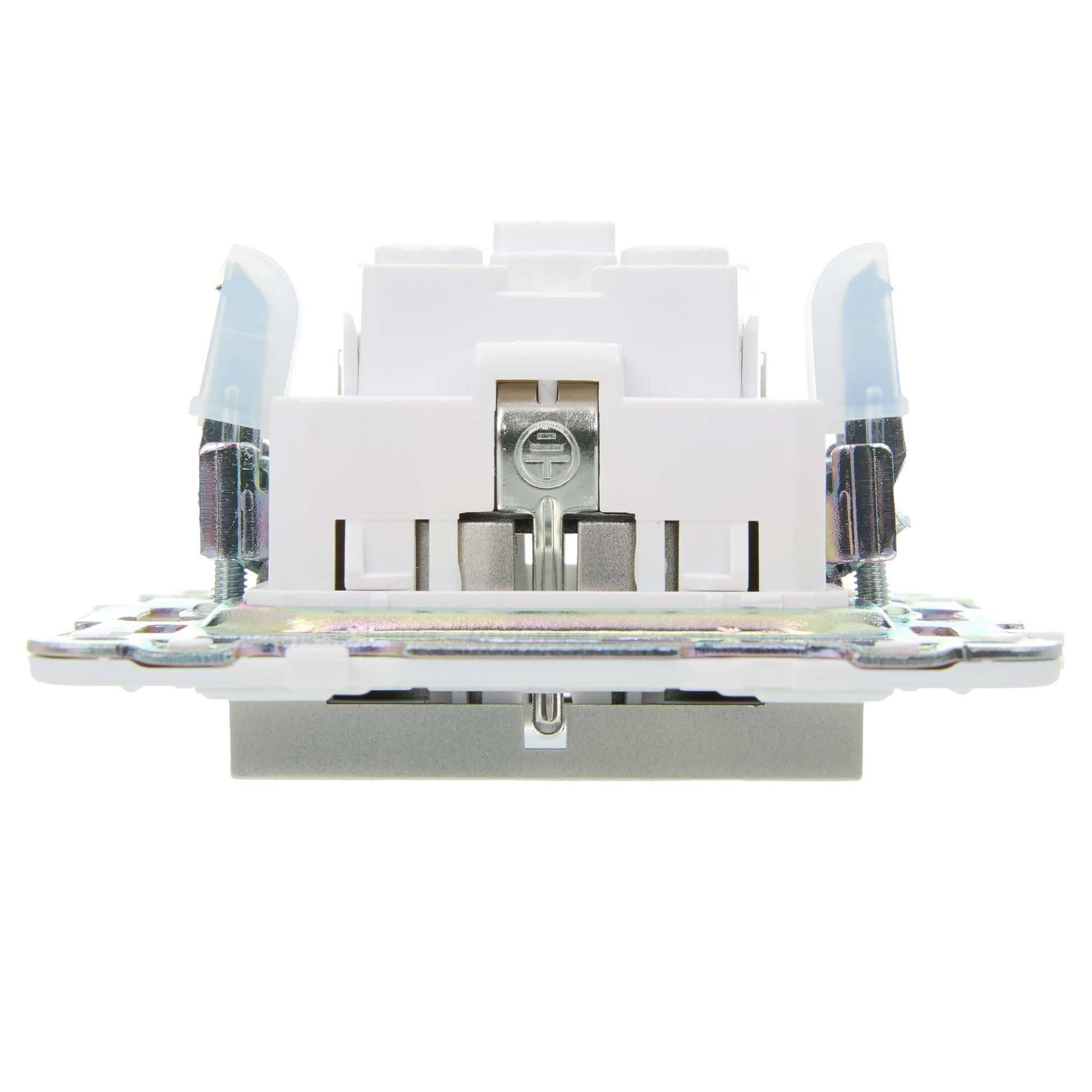 Розетка 1-местная с заземлением и шторками IEK Skandy SK-R14-16-K37 шампань фото 3