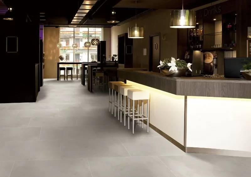 Realistik Maxstone
