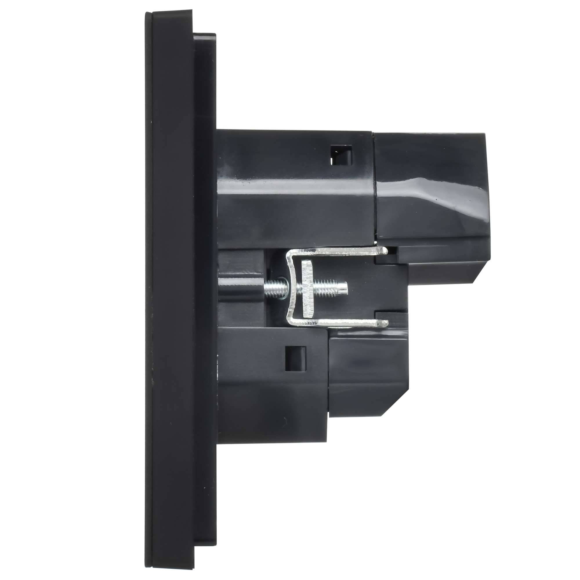 Розетка 1-местная с заземлением, шторками и USB Type A+С IEK Forte&Piano FP-R14-16-U22-018-M-K02 черный фото 3