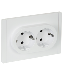 Розетка 2-местная с заземлением и шторками IEK Forte&Piano FP-R24-16-1-K01 белый