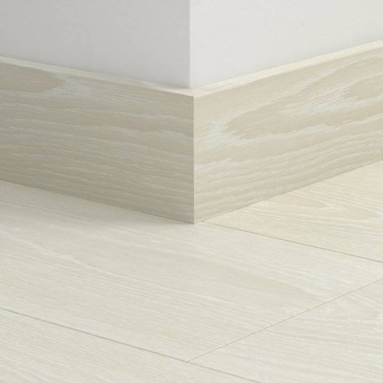 Плинтус Quick-Step QSPSKR05798 Дуб морозный 2400x77x14