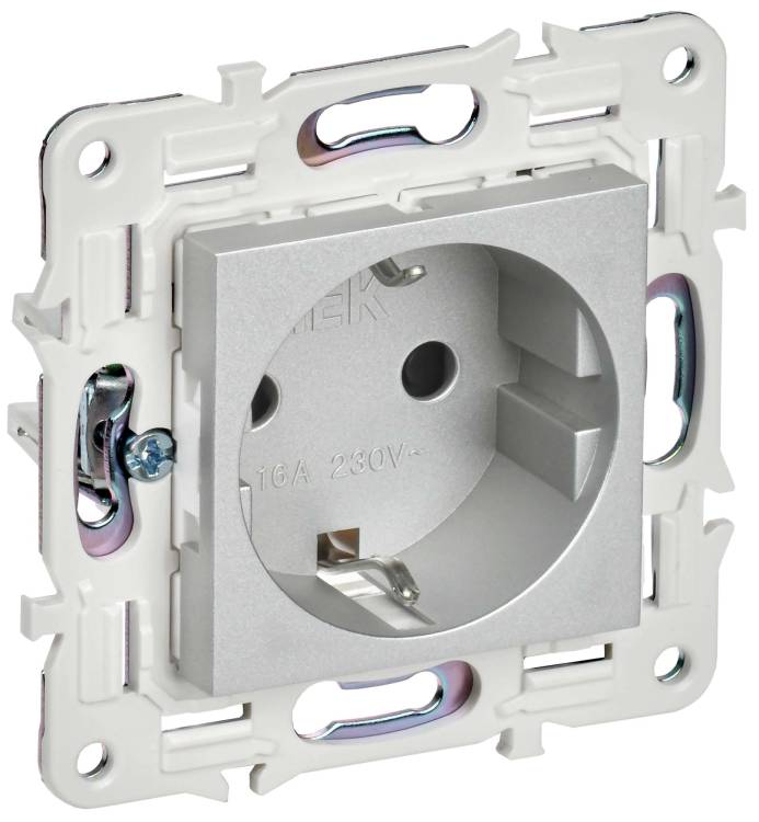 Розетка 1-местная с заземлением и шторками IEK Skandy SK-R14-16-1-K23 серебряный