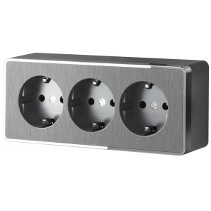 Розетка тройная с заземлением и шторками Werkel Gallant W5073104