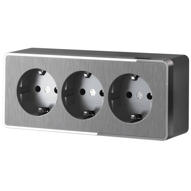 Розетка тройная с заземлением и шторками Werkel Gallant W5073104