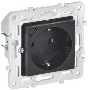 Розетка 1-местная с заземлением, шторками и USB Type С IEK Skandy SK-R14-16-U14-018-K02 черный