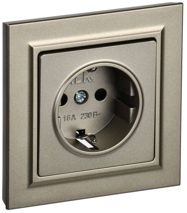 Розетка 1-местная с заземлением и шторками IEK Brite BR-R14-16-K37-F шампань