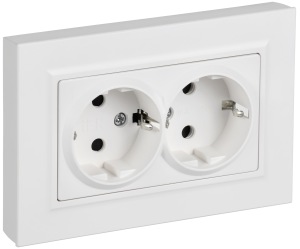 Розетка 2-местная с заземлением и шторками IEK Brite BR-R28-16-K91-F арктический белый