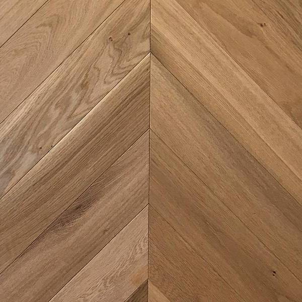 Двухслойная инженерная доска Wood Bee Chevron Дуб Натур Браш 510x92x12