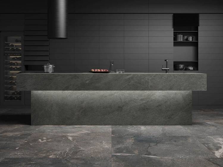 Ascale Moon Black