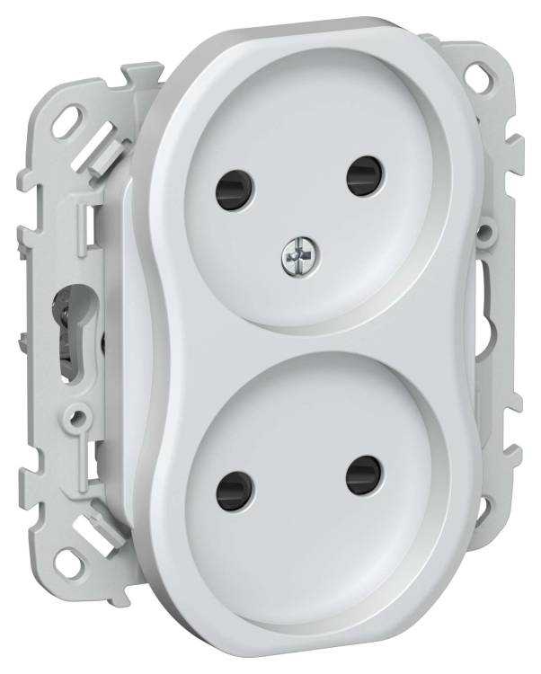 Розетка 2-местная с защитными шторками IEK Flite FI-R23-10-1-K36 жемчуг