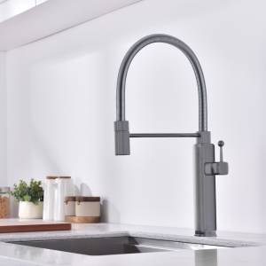 Смеситель для кухни Vincea VKF-101GM с гибким изливом, вороненая сталь