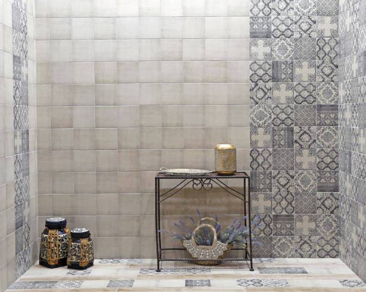 Monopole Antique