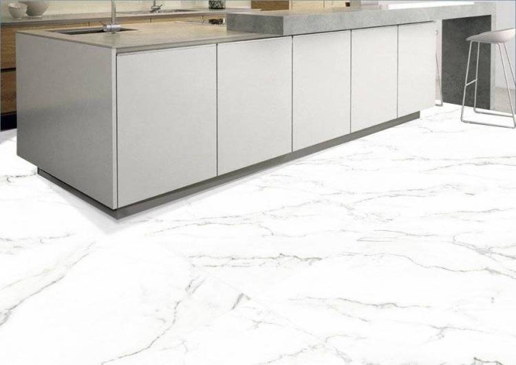 Realistik Carrara