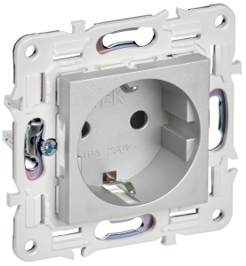 Розетка 1-местная с заземлением и шторками IEK Skandy SK-R14-16-1-K23 серебряный