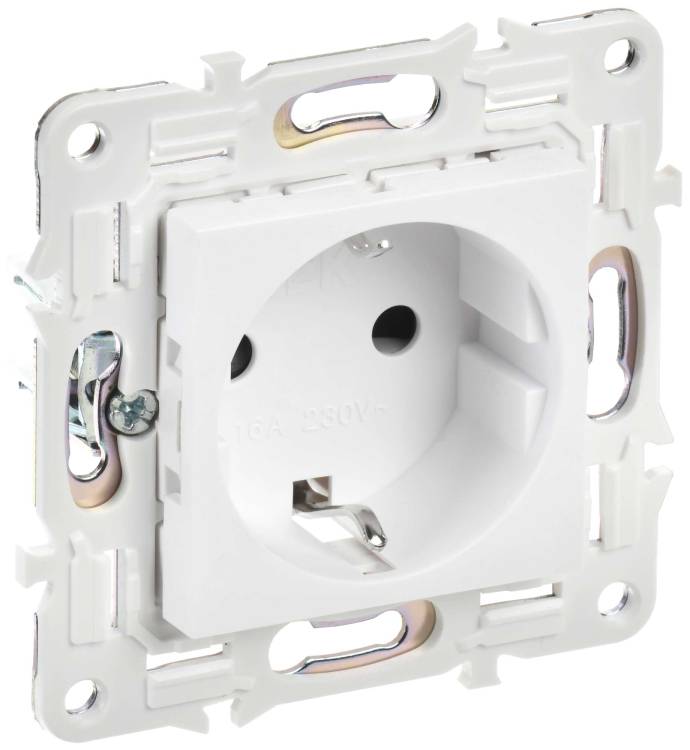 Розетка 1-местная с заземлением и шторками IEK Skandy SK-R14-16-K01 арктический белый