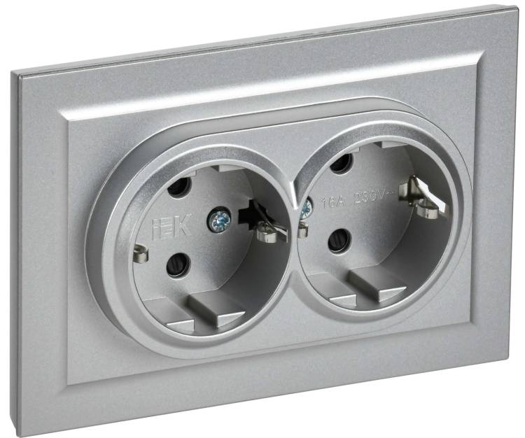 Розетка 2-местная с заземлением и шторками IEK Brite BR-R24-16-K47-F алюминий