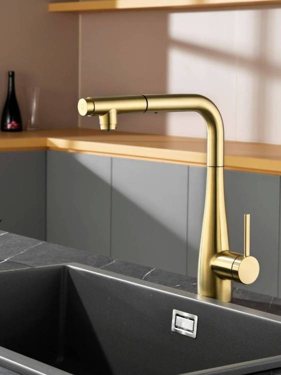 Смеситель для кухни AQUAme Cucina AQM9902BG с выдвижным изливом, золото шлифованное