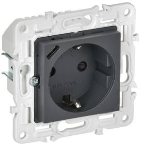 Розетка 1-местная с заземлением, шторками и USB Type С IEK Skandy SK-R14-16-U14-018-K48 титан