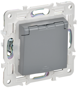 Розетка 1-местная с заземлением, шторками и крышкой IEK Skandy SK-R16-16-44-K03 серый