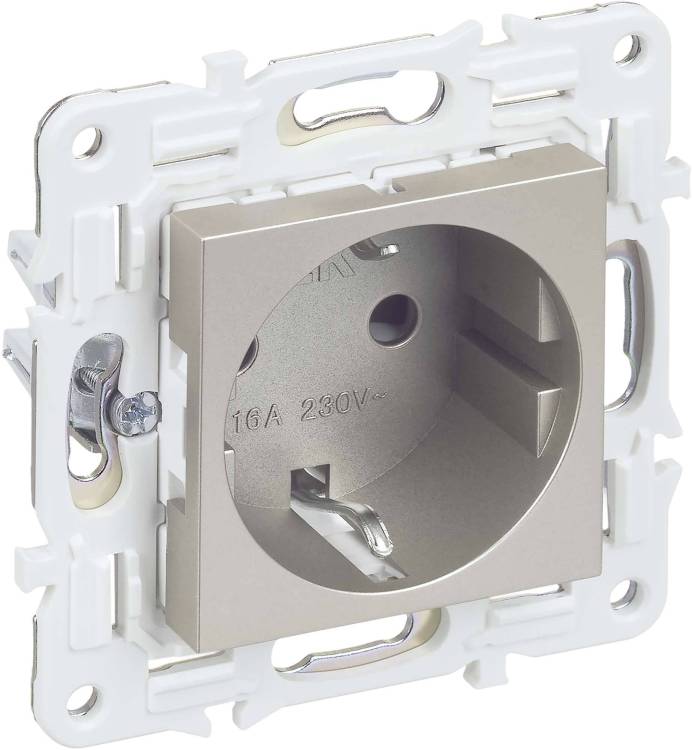 Розетка 1-местная с заземлением и шторками IEK Skandy SK-R14-16-K37 шампань