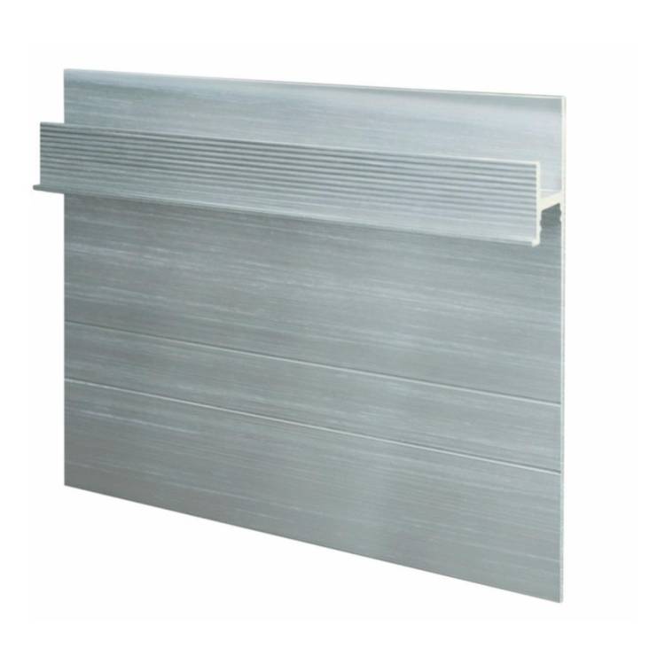 Скрытый плинтус Ликорн С-02.2.1 Серебристый блестящий 2050x105x13.3
