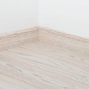 Плинтус шпонированный Tarkett АРТ P/Skirting P (АПТ П/Скиртинг П) Вайолет Токио 2400x80x20