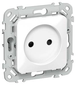 Розетка 1-местная с защитными шторками IEK Flite FI-R13-10-K01 белый