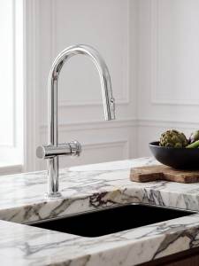 Смеситель для кухни AltroBagno Флуссо (Flusso) 050207 Cr с выдвижным изливом, хром