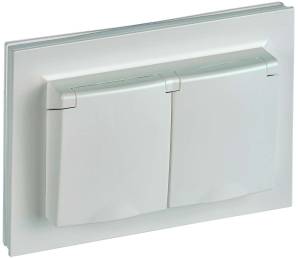 Розетка 2-местная с заземлением, шторками и крышкой IEK Brite BR-R26-16-44-K36-F жемчуг