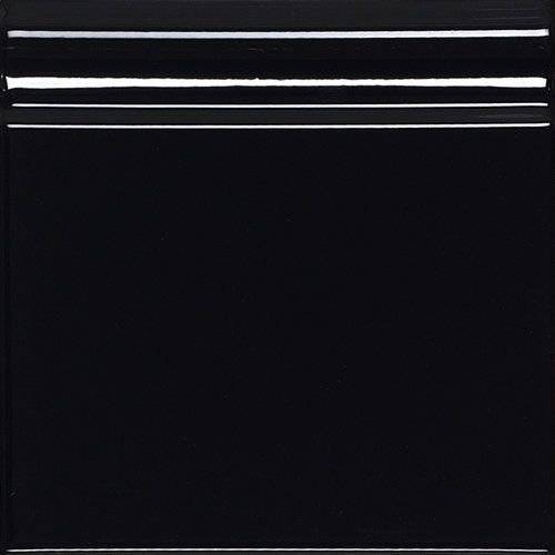 Плинтус CARMEN Caprichosa Zocalo Negro 15x15