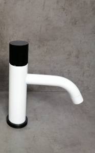 Смеситель для раковины Boheme Stick 121-WB White Diamond Black