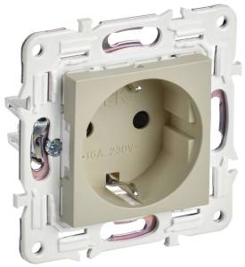 Розетка 1-местная с заземлением и шторками IEK Skandy SK-R14-16-K10 бежевый
