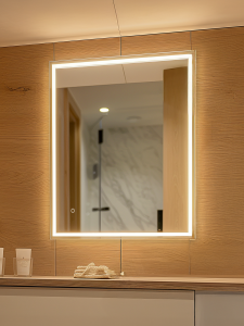 Зеркало DQ Frankfurt (Франкфурт) DQMFRA8060LT с LED подсветкой, 60x80 см