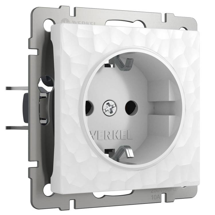 Розетка с заземлением и шторками Werkel Hammer W1271101