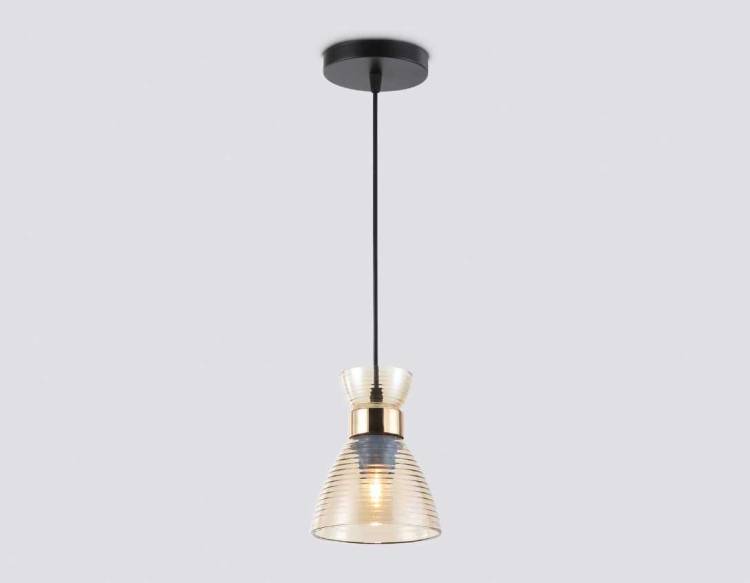 Светильник подвесной со стеклянным плафоном Ambrella light Traditional TR3403