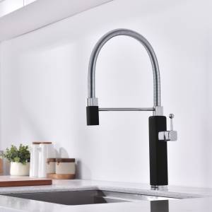 Смеситель для кухни Vincea VKF-101MB с гибким изливом, черный