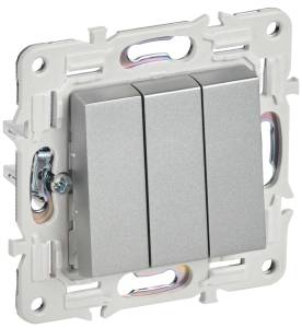 Выключатель 3-клавишный IEK Skandy SK-V30-0-10-K23 серебряный