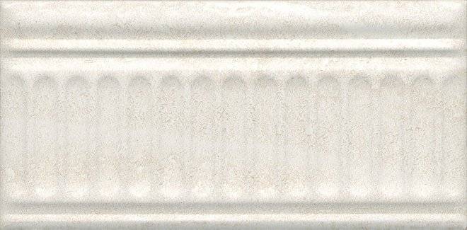 Бордюр Kerama Marazzi Олимпия 19046/3F беж светлый 20x9.9