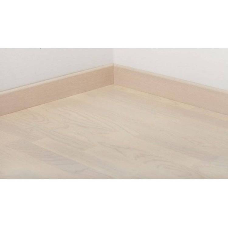 Плинтус шпонированный Tarkett Tанго P Oak Scandinavian (П Дуб Скандинавский) 2400x80x20